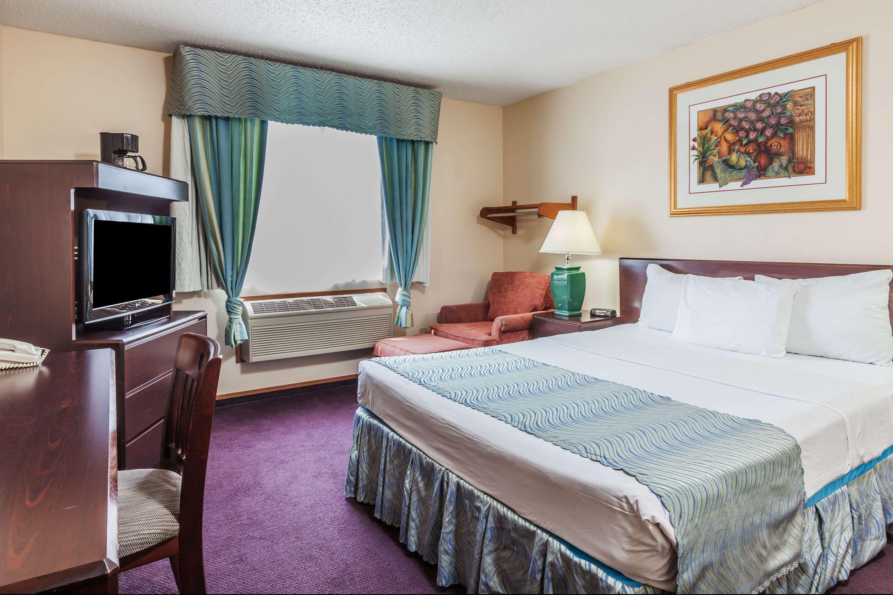 Super 8 By Wyndham Irving Dfw Airport/South Hotel Exterior photo