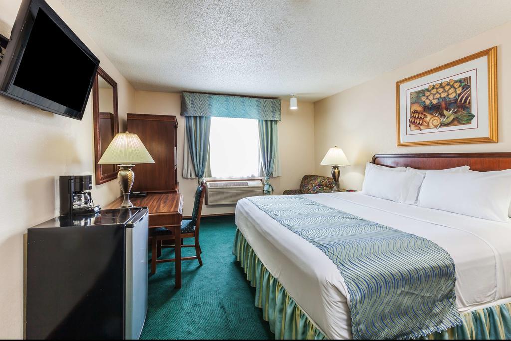 Super 8 By Wyndham Irving Dfw Airport/South Hotel Exterior photo